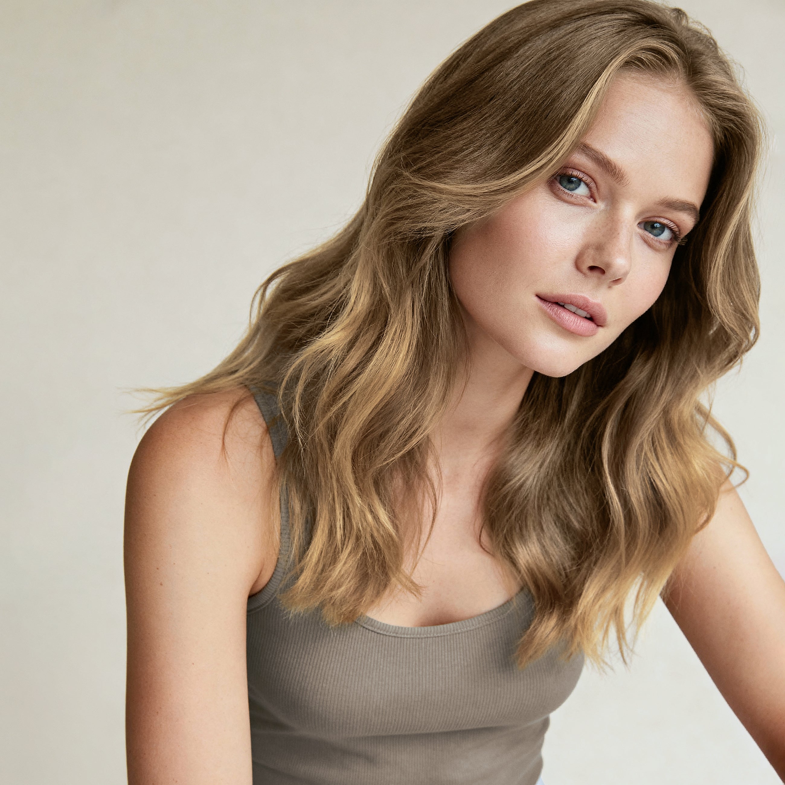 Invisible Tape Weft - Natural Brown Mix 3/10