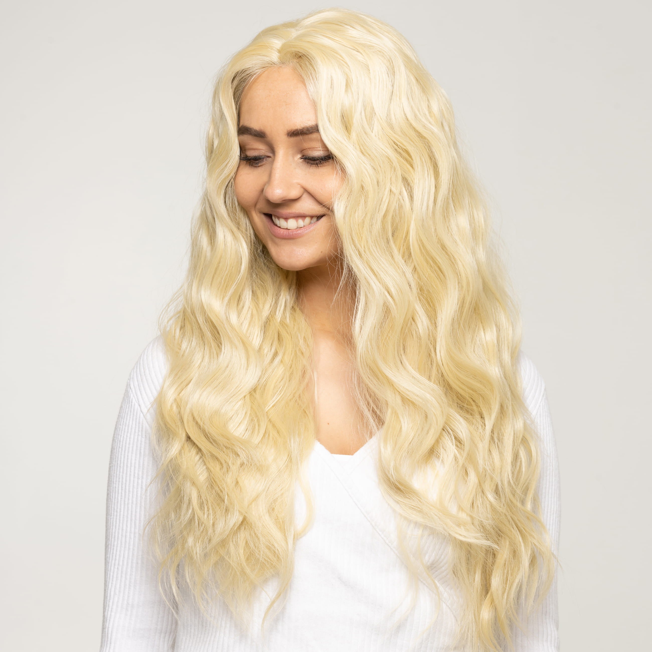 Violet - Perücke - Kunsthaar - 65 cm